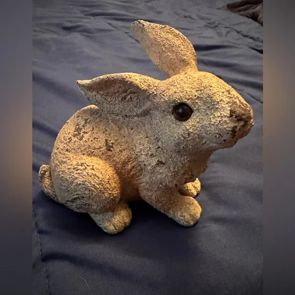 Stone Rabbit Figurine - Picture 1 of 1